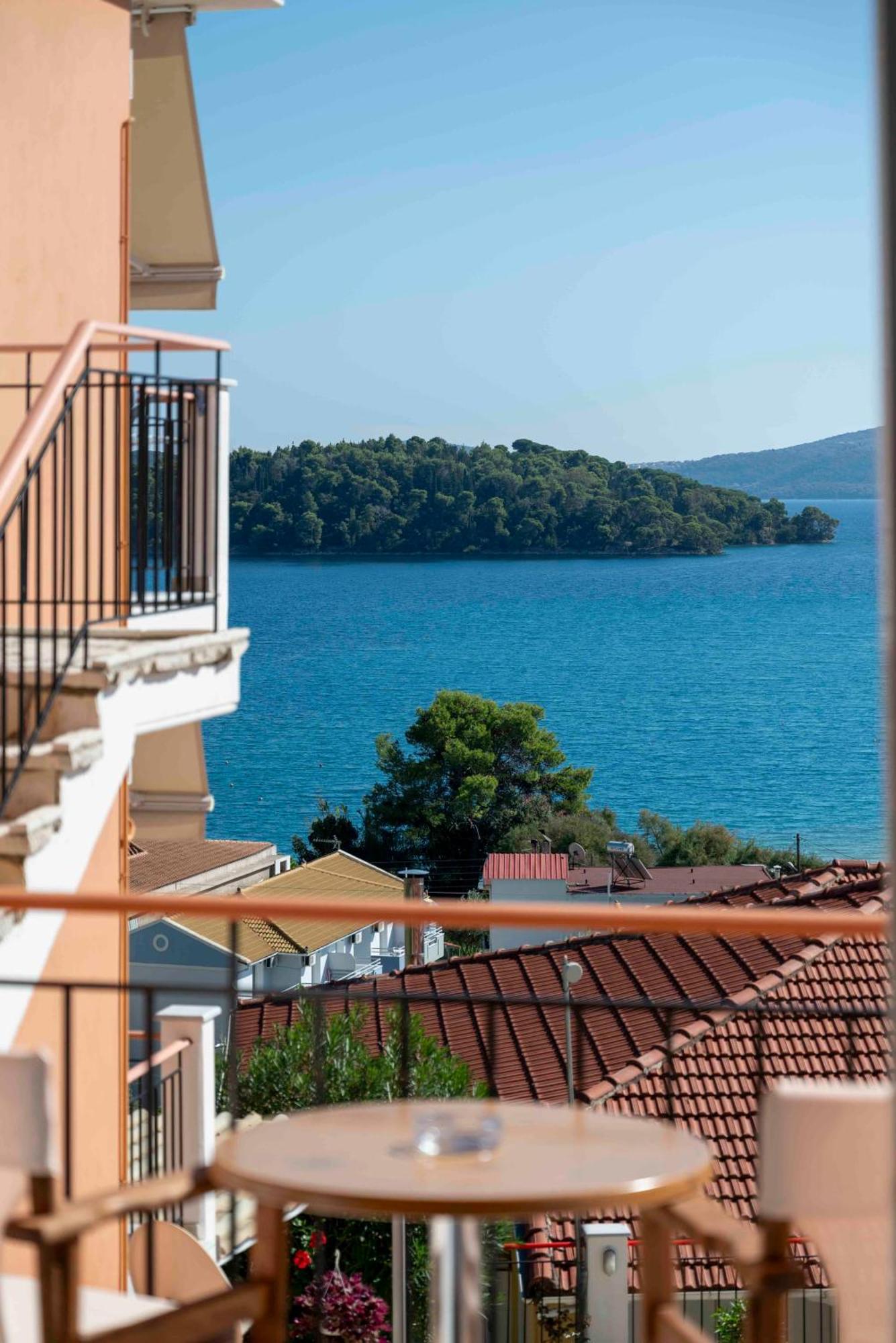 Aparthotel San Lazzaro Nydri  Esterno foto
